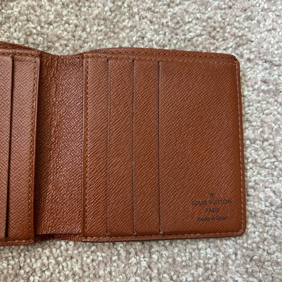 Louis Vuitton bifold wallet for men - Picture 10 of 11